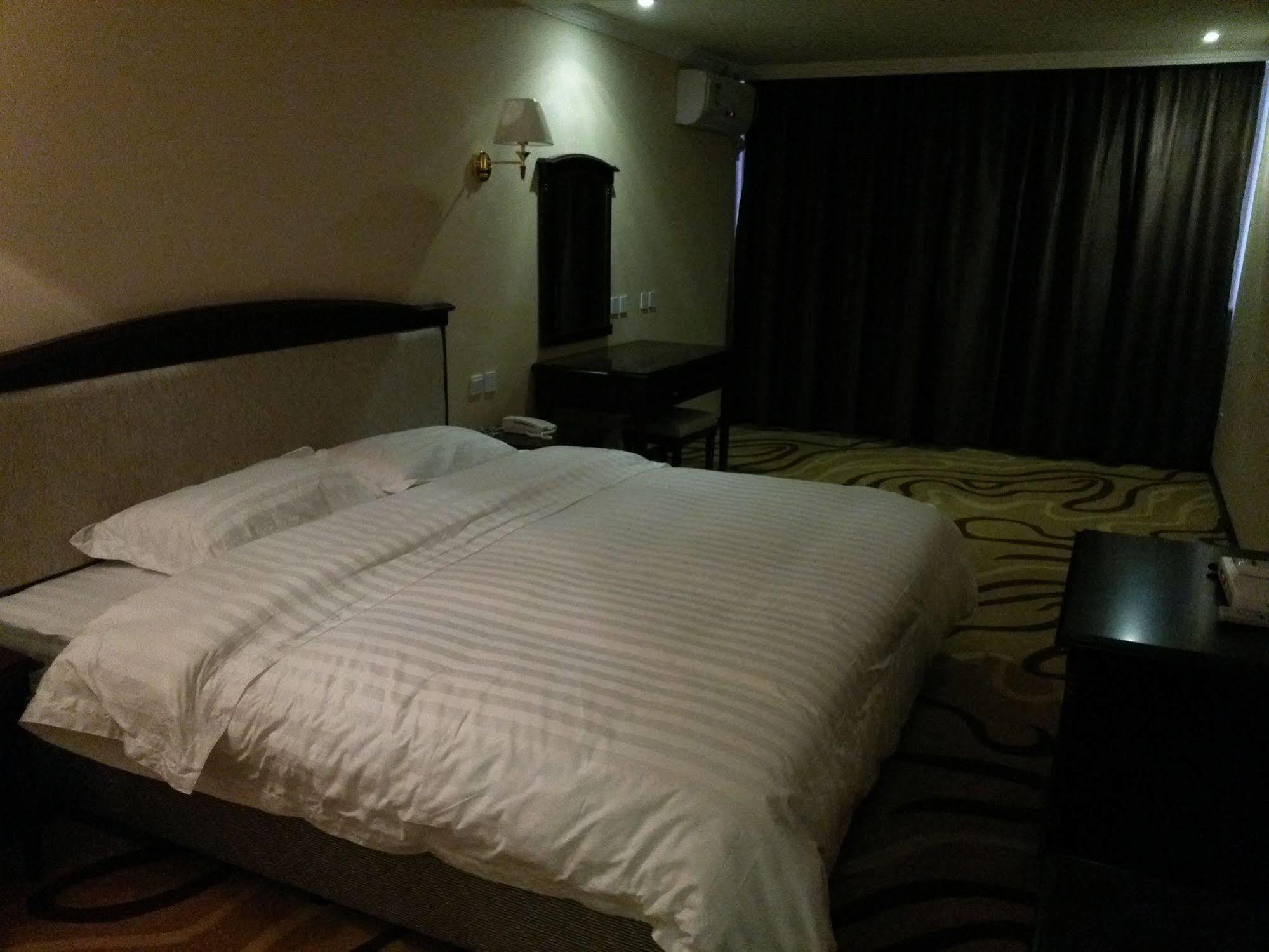 Chengdu Airport Ruijia Hotel ภายนอก รูปภาพ