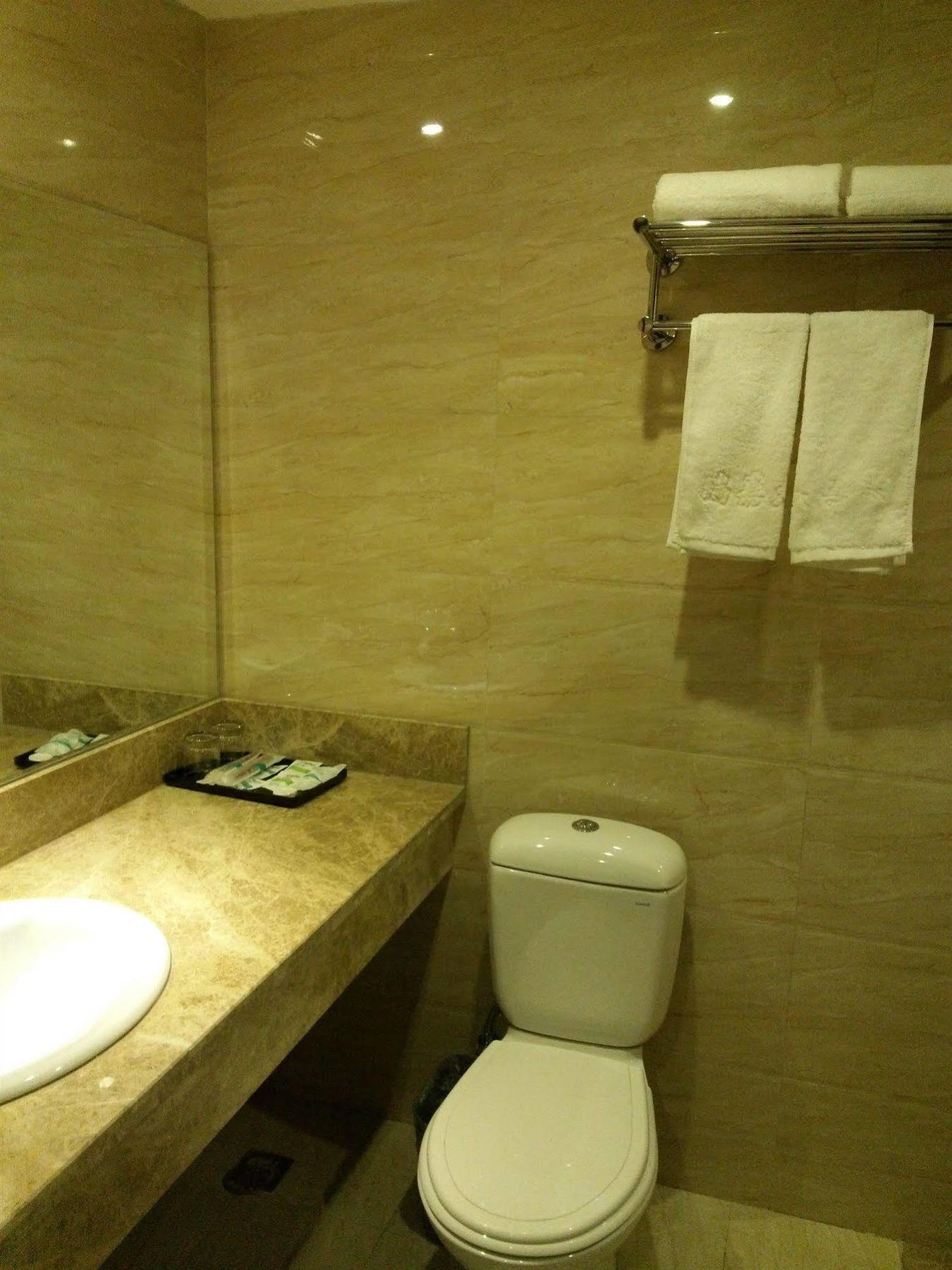 Chengdu Airport Ruijia Hotel ภายนอก รูปภาพ